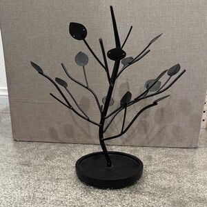 Elegant Black Metal Jewelry Tree